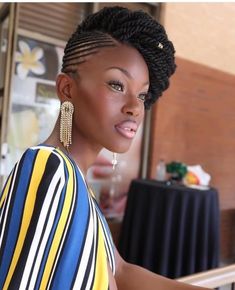 Twist Hairstyles Color, Senegalese Twist Hairstyles Color, Elegant Hairstyles For Black Women, Twist Mohawk, Twisted Hairstyles, Updo Ponytail, Havana Twists, Braids Natural, Twists Hairstyles