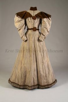 Dress  Date	1895, ca.  Culture	American  beige/white/brown weave rectangular grid & box pattern silk taffeta  Object Number 1999.047.0089 ab  Kent State University Museum 1890s Clothing, Historic Dresses, Bustle Dresses, Kent State University, Kent State