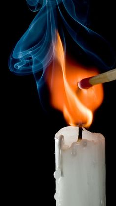 Candle Flame Art, Burning Candle Photography, Candle Burning Wallpaper, Candle Magic Flame, Candle Flame Photography, Match Stick Art, Candle Photography Dark, Fire Photography Flames, Candle Flame