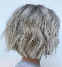 Short Beachy Haircut, Frosty Blonde Hair, Beach Hair Short, Beach Waves Short Hair, White Frocks, Short Beach Waves, White Blonde Bob, 2024 Haircuts, Beach Waves For Short Hair