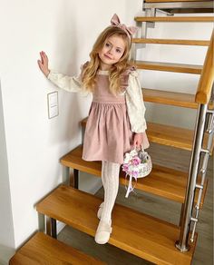 Toddler Girls Winter Outfits, Little Girly Girl Aesthetic, Old Money Toddler Outfits, Aesthetic Kids Outfits, Kids Cute Outfits, Baby Girl Fashion Outfits, Toddler Girl Fashion, Preppy Kids Outfits