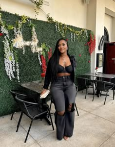 Black And Pop Of Color Outfit, Off The Shoulder Top Outfit Black Women, Dressy Casual Brunch Outfits, Date Night Outfit Black Woman Casual, Dressy Casual Black Women, Bougie Outfits Black Women, Summer Outfit Inspiration Black Women, Mother Day Outfit Ideas Black Women, Black Brunch Outfit Black Woman