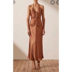 Stunning Shona Joy Design In Her Beautiful Copper Shade. Never Worn. New With Tags. Ordered As An Option For One Of My Bridesmaids And Missed The Return Window. Copper Dresses, Shona Joy Dress, Gabbana Dress, Shona Joy, Ruched Midi Dress, Maxi Dress Online, Midi Length Skirts, Fit Ideas, Midi Maxi Dress