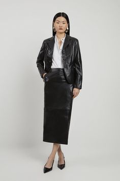 Leather Tailored Maxi Skirt Pencil Leather Skirt Outfit, Black Leather Skirt Outfits, Hen Do Outfits, Workwear Capsule Wardrobe, Workwear Capsule, Casual Work Pants, Skirt Collection, Leather Skirt Outfit, Outfits For Mexico