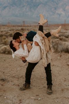 Elopement in the California desert. California elopement locations, California wedding locations and california elopement planning by Unleashed Elopements Desert Wedding Ideas, California Elopement Locations, Wedding Locations California, Oregon Elopement, Elopement Planning, California Desert, Location Inspiration, Destination Wedding Locations