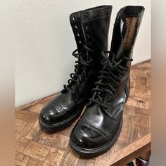 Combat Boots, Lace Up, Military Boots, Leather. Authentic Jump Boots- But They Are Pretty Cool To Wear Anytime- Men Or Women Look Great In Them! Bought These For Me, But They’re Too Big. I Wear Our Women’s 10. New Boots For Fall! Jump Boots, Boots For Fall, New Boots, Military Boots, Leather Cap, Boots Leather, Pretty Cool, Combat Boots, Looks Great