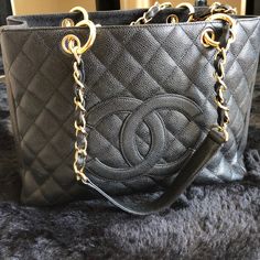 Like New Condition. Stunning Tote! Lots Of Compartments. Dress-Up Your Wardrobe With This Classy Everyday Bag! Celebrity Bags, Rebecca Minkoff Mac, Chanel Bags, Everyday Bag, Shopping Tote, Womens Tote Bags, Size 13, Chanel Bag, Limited Time