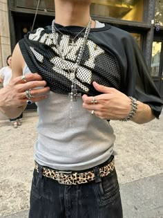 🎧 Punk Belt Outfit, Ahs Style Men, Govball Outfits, Gay Club Outfit, Marlon Noah, Alt Outfit Ideas, Putao, Streetwear Men, Streetwear Men Outfits