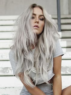 Celebrity Beauty Trends - Gray hair trend: #GrannyHair -- Women of all ages (including three Allure editors) color their hair gray after Zosia Mamet, Rihanna, and Amandla Stenberg. | allure.com Long Grey Hair, Grey Blonde Hair, Granny Hair, Silver Blonde, Platinum Hair, Grey Hair Color, Pastel Hair, Long Blonde Hair, Hair Envy