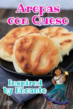 an image of some food on a plate with the words arepass con queso