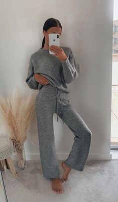 Aesthetic Loungewear, Homewear Outfit, Loungewear Aesthetic, Postpartum Fashion, Pajamas Aesthetic, Winter Loungewear, Cute Lounge