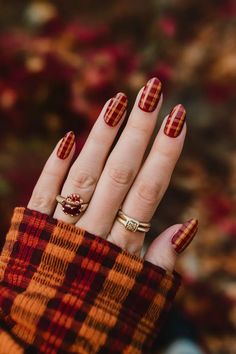 12 Fall Nail Ideas to Elevate Your Autumn Look Fall Nails Gel Short, Orange Autumn Nails, Fall Plaid Nail Designs, Fall Nails Plaid, Plaid Nails Fall, Plaid Fall Nails, Fall Plaid Nails, Tartan Nails, November Nail Designs