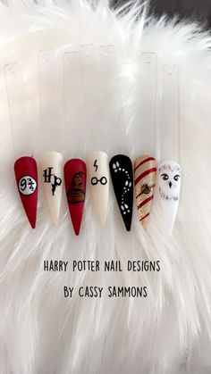 Harry Potter Nail Designs, Harry Potter Nails Designs, Christmas Present Nails, Acrylic Nail Designs Classy, Harry Potter Nail Art, Bright Summer Nails Designs, Harry Potter Nails, Fingernails Painted, Christmas Nail Art Easy