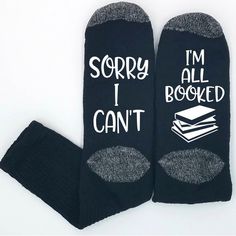 Librarian Gifts, Book Socks, Gift Ideas For Everyone, Diy Socks, Gifts For Librarians, Diy Teacher Gifts, Custom Socks, Birthday Gifts For Best Friend