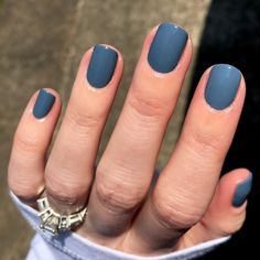 Get ready for the cozy and chic vibes of early fall with these must-try nail designs! 🍂💅 #EarlyFallNails #AutumnVibes #NailInspo #FallManicure #CozySeason #NailArt #TrendyNails #SeasonalNails #NailGoals #FallFashion" Fall Blue Dip Nails, Solid Color Nails For Pale Skin, Shellac Nails Fall Autumn, Transition To Fall Nail Colors, Early Fall Manicure, Spring Nails For Pale Skin, Autumn Nails Blue, Blue Fall Nail Ideas, Early Autumn Nails