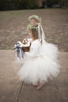 My flower girl WILL wear a tutu Ballerina Flower, Flower Girl Tutu, Wedding Flower Girl, Dress Flower, Tutus For Girls, Bridesmaid Flowers, Wedding With Kids, Flower Girls, Wedding Attire