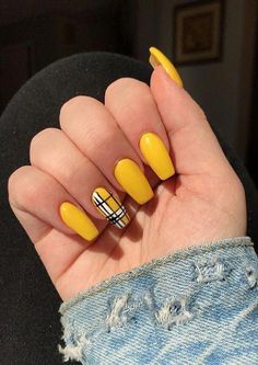 15 Yellow Acrylic Nail Ideas 2018 acrylicnaildesigns ネイル Yellow Nail Art, Yellow Nails Design, Yellow Nail, Her Nails, Summer Acrylic Nails, Acrylic Nail Art, Yellow Nails, Coffin Nails Designs, Short Acrylic Nails