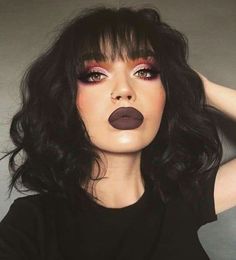 Bold Fall Makeup, Dark Fall Makeup Looks, Fall Goth Makeup, Fall Grunge Makeup, Barista Makeup, The Craft Makeup, Dark Fall Makeup, Simple Fall Makeup Looks, Goth Inspired Outfits