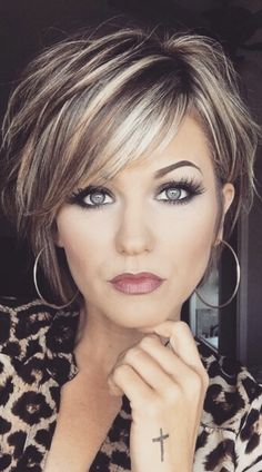 Blonde Pixie Haircut, Haircut And Color, Short Hair Haircuts, Trendy Short Hair Styles, Short Bob Hairstyles, Short Hair Cuts For Women, Gorgeous Hair, Bobs Haircuts