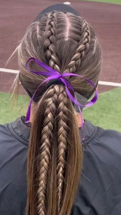 Softball Hairstyles Low Ponytail, Softball Hair With Bow, Volleyball Hairstyles Long Hair, Softball Hairstyles Easy And Fast, Hair Styles For Softball Players, Hairstyles For Flag Football, Sport Hairstyles With Ribbon, Hairstyles For Sports Day At School, Cheer Hairstyles For Practice