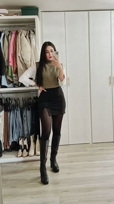 Winter Buchi Fresa Outfits, Thanksgiving Outfit Fresa, Bonkers Corner Outfits, Friendsgiving Outfits Women, Outfit Formal Invierno Mujer, Outfit Frio Mujer, Casual Valentines Day Outfit Winter, Date Night Outfits Men, Outfit Navidad 2022