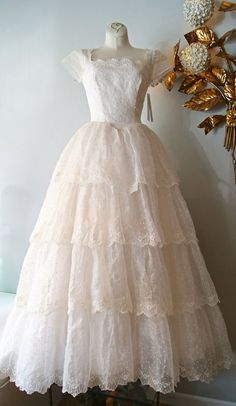 Vintage Wedding Dress 50s, 1950's Wedding Dress, Wedding Dress 50s, Wedding Dresses 50s, 50s Wedding, Chic Vintage Brides