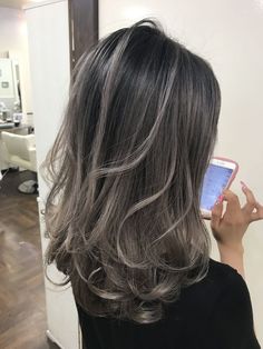 Highlight Hairstyles, Hair Streaks, Pretty Hair Color, Hair Dye Colors, Hair Color For Black Hair