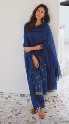 Style Outfits Summer, Simple Indian Suits, Summer Vibes Aesthetic, Sonam Bajwa, Indian Dress Up, Unexpected Love, Punjabi Outfits