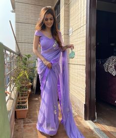 Lavender Saree, Long Blouse Designs, Model Blouse Designs, Blouse Designs High Neck, Sarees For Girls, Simple Saree Designs, Fashionable Saree, Desi Fits, Model Blouse