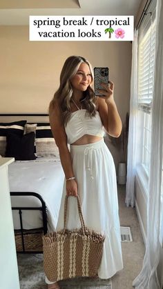 Casual Honeymoon Outfits, Tropical Honeymoon Outfits, Honeymoon Outfits Tropical, Summer Vacation Aesthetic, Tropical Vacation Outfits, Vacation Outfits Women, Hawaii Outfits, Vacation Aesthetic, Honeymoon Outfits