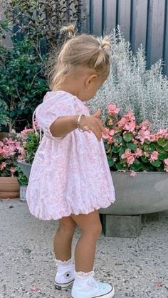 My cutie litle Charlie Toddler Fashion Aesthetic, Baby Outfits Girl Aesthetic, Aesthetic Baby Girl Outfits, Toddler Girl Outfits Aesthetic, Baby Girl Aesthetic Outfit, Little Kid Aesthetic, Little Girly Girl Aesthetic, Toddler Aesthetic Girl, Old Money Toddler Outfits