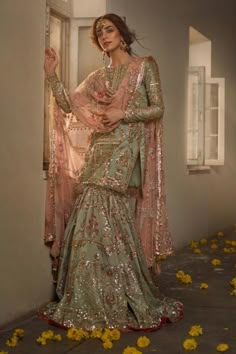 sharara suit ideas for brides to be Sharara Designs, Shadi Dresses, Pakistani Fashion Party Wear, Salwar Kamiz