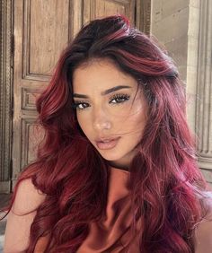 Pink hair, balayage, pink highlights on brunette hair Cherry Hair Colors, Wine Hair Color, Red Hair Looks, Cherry Red Hair, Rambut Brunette, Red Hair Inspo, Wine Hair, Cherry Hair, Hair Tint