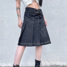 Black Denim Skirt Buckle Detail It Didn’t Not Come With Tags But It Is Brand New Fashionable Skirts, Skirt With Buckle, Womens Pleated Skirt, Streetwear Essentials, Midi Denim, Black Denim Skirt, Cargo Skirt, Denim Midi Skirt, Pleated Midi Skirt