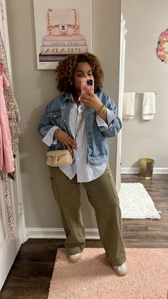 Green Cargo Work Outfit, Over Size Pants Outfit, Fashion Outfits 40+, Green Linen Pants Outfit Fall, Mis Matched Outfits, Denim Business Casual Outfits, Green Sweater Vest Outfits For Women, Office Cargo Pants Outfit, Oversized Professional Outfits