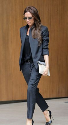 Sexy fitted business suit. Female Office Outfits, Female Office, Fashionable Work Outfit, Office Casual Outfit, Casual Work Outfits