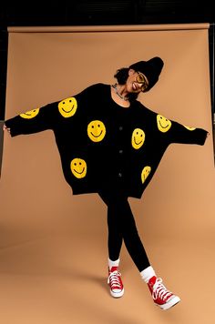 LALA ORIGINAL DESIGN: The Most Fun Oversized Smiley Cardigan – Dressed In LALA Happy Smiley Face, Grandpa Style, Oversized Cardigan, Dress With Cardigan, Cozy Knits, Knitting Inspiration, Edgy Fashion