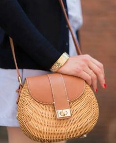 Beacon Hill Boston, Fashion Purses, Beacon Hill, Wicker Bags, Purse Styles, Chloe Drew, Woven Bag, Old Money