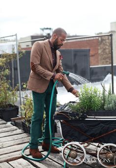 patches at the elbow are back in style. Gardening Clothes, Groom Suite, Winter Attire, Brown Blazer, Suits And Jackets, Men Style Tips, Green Pants, Tweed Blazer