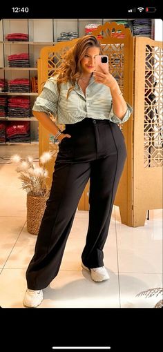 Summer Business Casual Outfits, Outfits Gorditas, Professional Outfits Women, Business Casual Outfits For Work, Elegante Casual, Casual Work Outfit, Stylish Work Outfits, Casual Chic Outfit