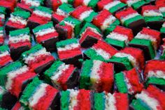 there are many pieces of cake that have been made to look like the colors of the flag