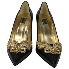 Versace Women's Shiny Golden Stones High Heels Shoes Patent Leather Black Sz 39 Brand Versace Style High Heel Color Black Closure Slip On Features Heel Low 16.5 Cm, Shiny Golden Stones New With Box And Dust Bag Material Patent Leather Made In Italy Model Dsr4680 Dvt2p It0742 Versace Chain, Ankle Wrap Heels, Flower Heels, Versace Style, White Studs, Versace Shoes, High Leather Boots, High Heels Shoes, Patent Shoes