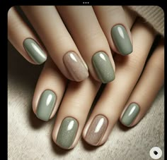 Chrome Olive Green Nails, Manicure Ideas 2024, Short Gel Nail Designs Classy Simple, Green And Beige Nails, Sage Green Nails Design, Green Color Nails, Nail Gel Ideas, Sage Green Nail Ideas, Nail Shellac