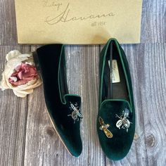 Like New In Box Details And Defects Shown In Pictures Material Velvet Heel Flat Brand Vintage Havana Slip On Loafer Color Green 513562 - 514645 - 8m 513563 - 513903 - 8.5m 513640 - 514024 - 514639 - 6.5m 513694 - 513792 - 514706 - 9m 513887 - 514640 - 7.5m 513907 - 514638 - 7m Beige Slippers, Havana Shoes, Beige Loafers, Buckle Loafers, Green Flats, Velvet Flats, Pink Snake, Velvet Loafers, Velvet Heels