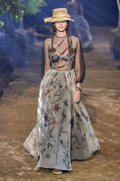 Dior Spring 2020, Dior 2020, Dior Ready To Wear, Cute Outfits With Jeans, High Fashion Photography, 2020 Runway, Resort 2020, 2020 Fashion Trends, Vogue Australia