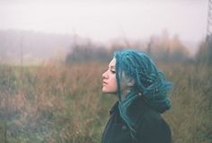 pretty blue dreads Blue Dreadlocks, Dreadlock Maintenance, Green Hair Girl, Awesome Hairstyles, Septième Art, Super Hair