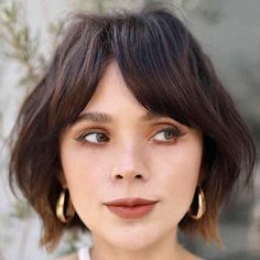 Women Short Haircut With Bangs, Winter Haircut, Short Haircuts With Bangs, Bangs Hairstyle, Mom Hair, Short Sassy Haircuts, Hair 2022, Lions Mane