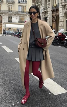 Maria Valdes, Color Tights, Preppy Fall Outfits, Red Outfits, Ny Outfits, Perfect Cute, Red Tights, Effortlessly Chic Outfits