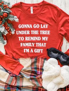 Cute Shirt Designs, Under The Tree, Family Christmas Shirts, Mode Inspo, Diy Shirt, Christmas Tees, Christmas Season, Christmas Tshirts