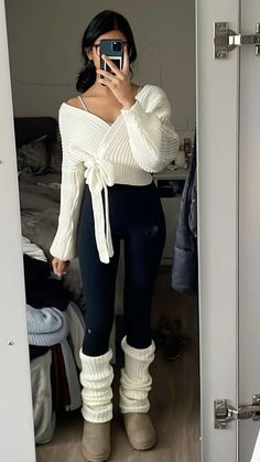 Leg Warmers Outfit Athletic, Layered Leggings Outfit, Outfits White Cardigan, Flared Leggings Fall Outfit, Romper And Cardigan Outfits, Leg Warmers With Leggings Outfit, Boots With Leg Warmers Outfit, Fall Outfits Women Leggings, Leg Warmers With Uggs Outfit